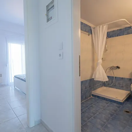 1-bedroom 500m Away From The *