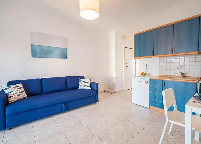 1-bedroom 500m Away From The דירה