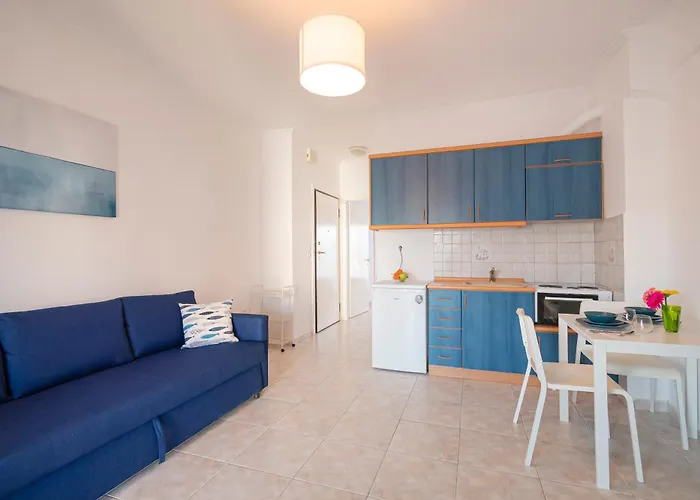 1-bedroom 500m Away From The *