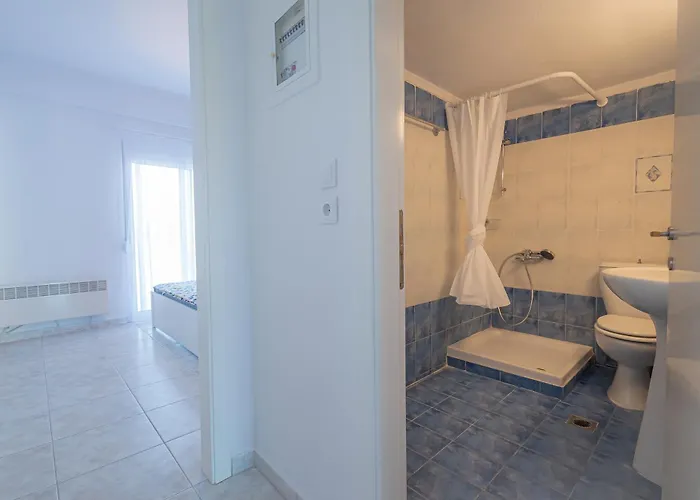 1-bedroom 500m Away From The *